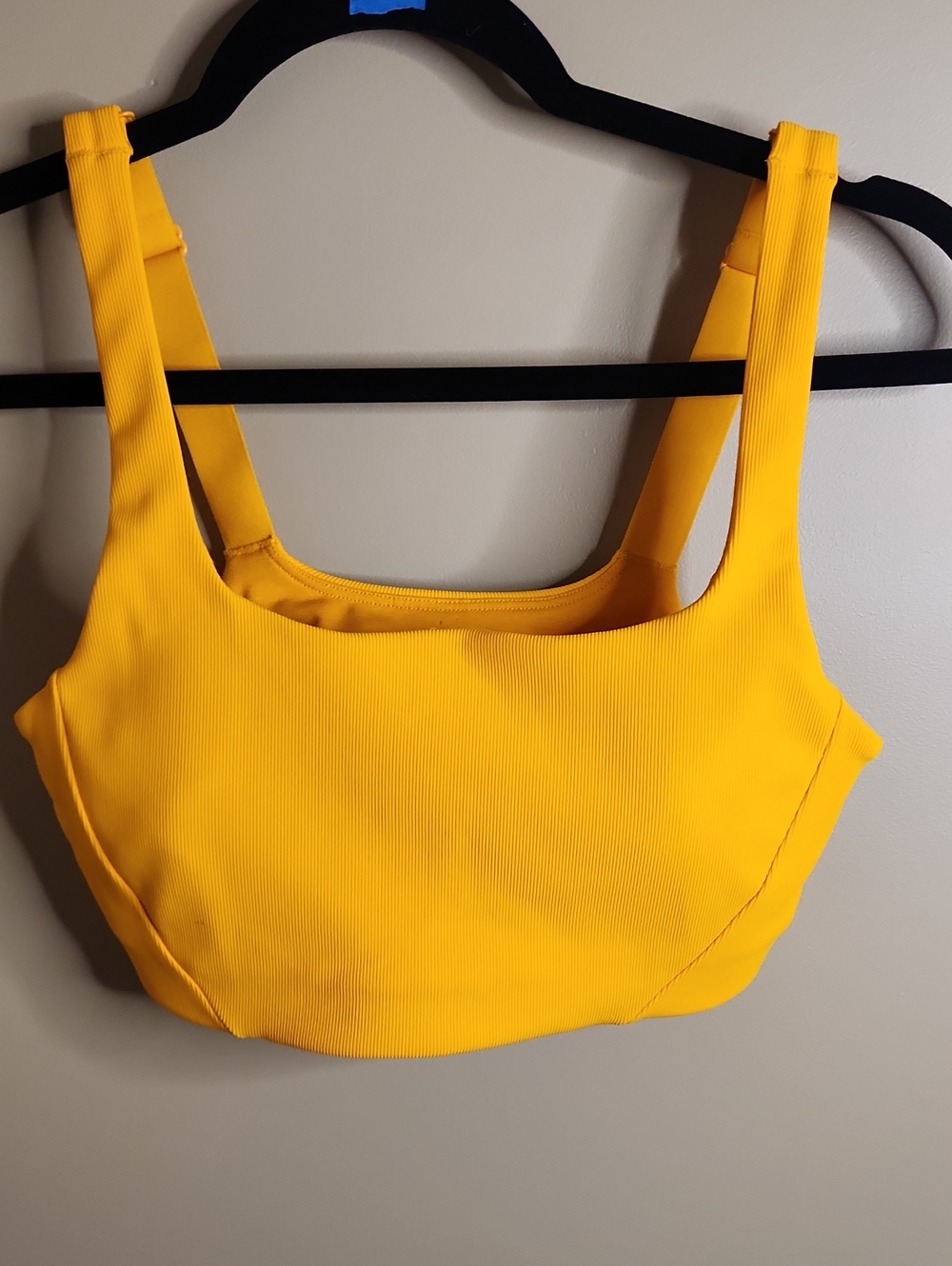 Lululemon Ribbed Train Bra*Medium Support, C/D Cups in Clementine. Sz 8.